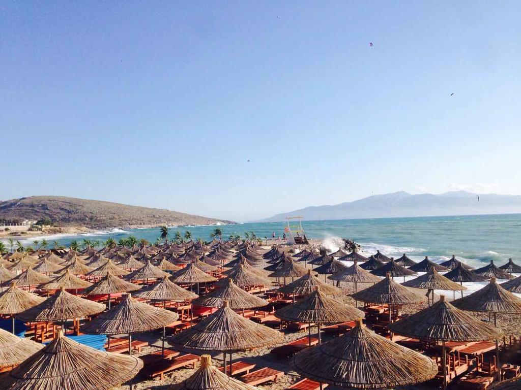 Apartments On The Beach Sarande Bagian luar foto