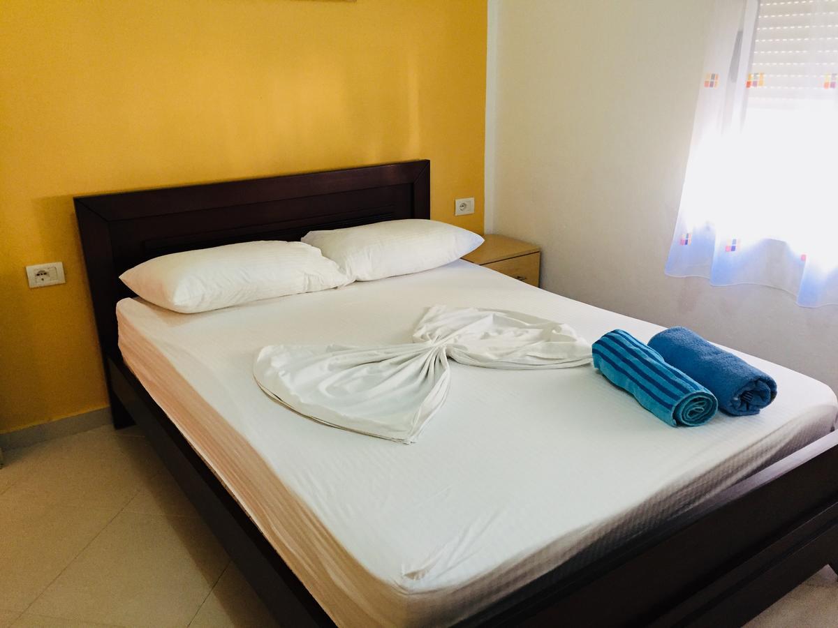 Apartments On The Beach Sarande Bagian luar foto