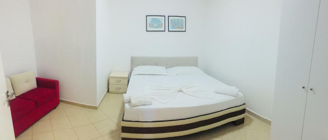 Apartments On The Beach Sarande Bagian luar foto