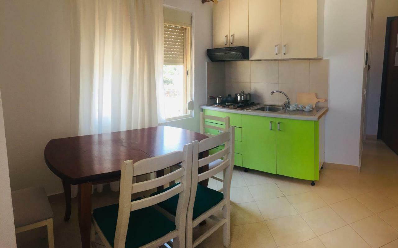 Apartments On The Beach Sarande Bagian luar foto