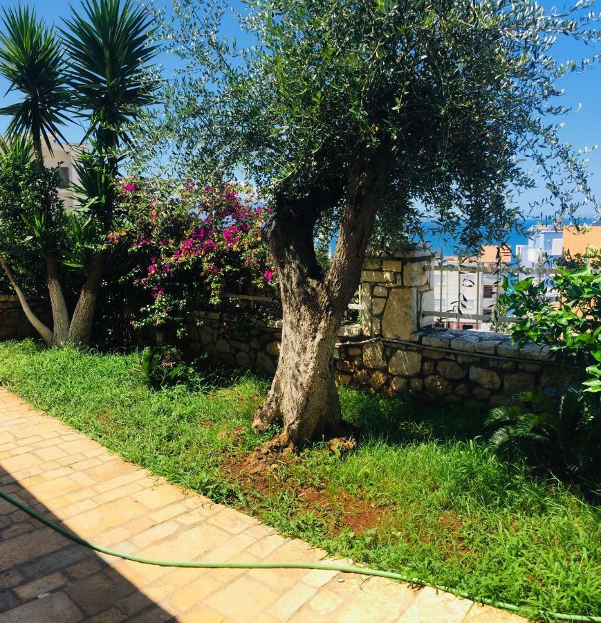 Apartments On The Beach Sarande Bagian luar foto